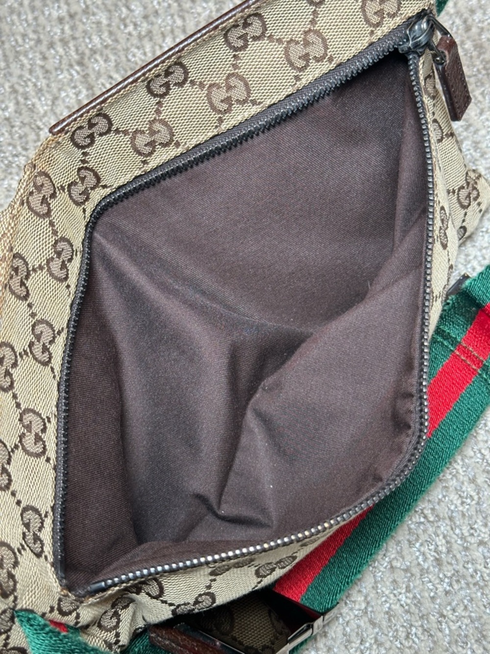 Gucci GG Supreme Belt Bag 28566 Web Stripe • Clean Interior • Great Condition - Picture 9 of 9